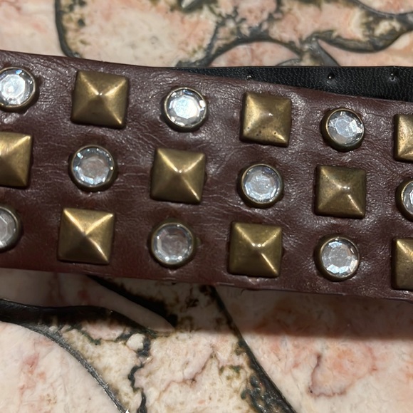 YMI Brown Studded And Rhinestone Vegan Leather Belt Size 13 - Picture 3 of 9